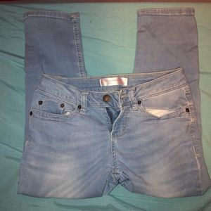 light wash capri pants